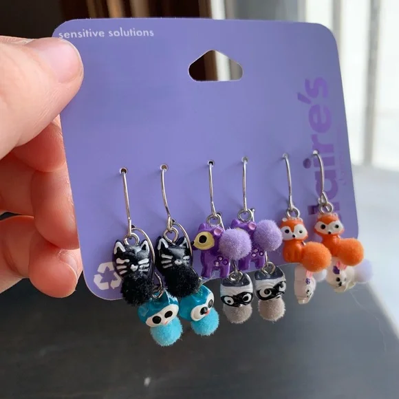 Claire’s | Animal Pom Pom Drop Earrings - Picture 3 of 7